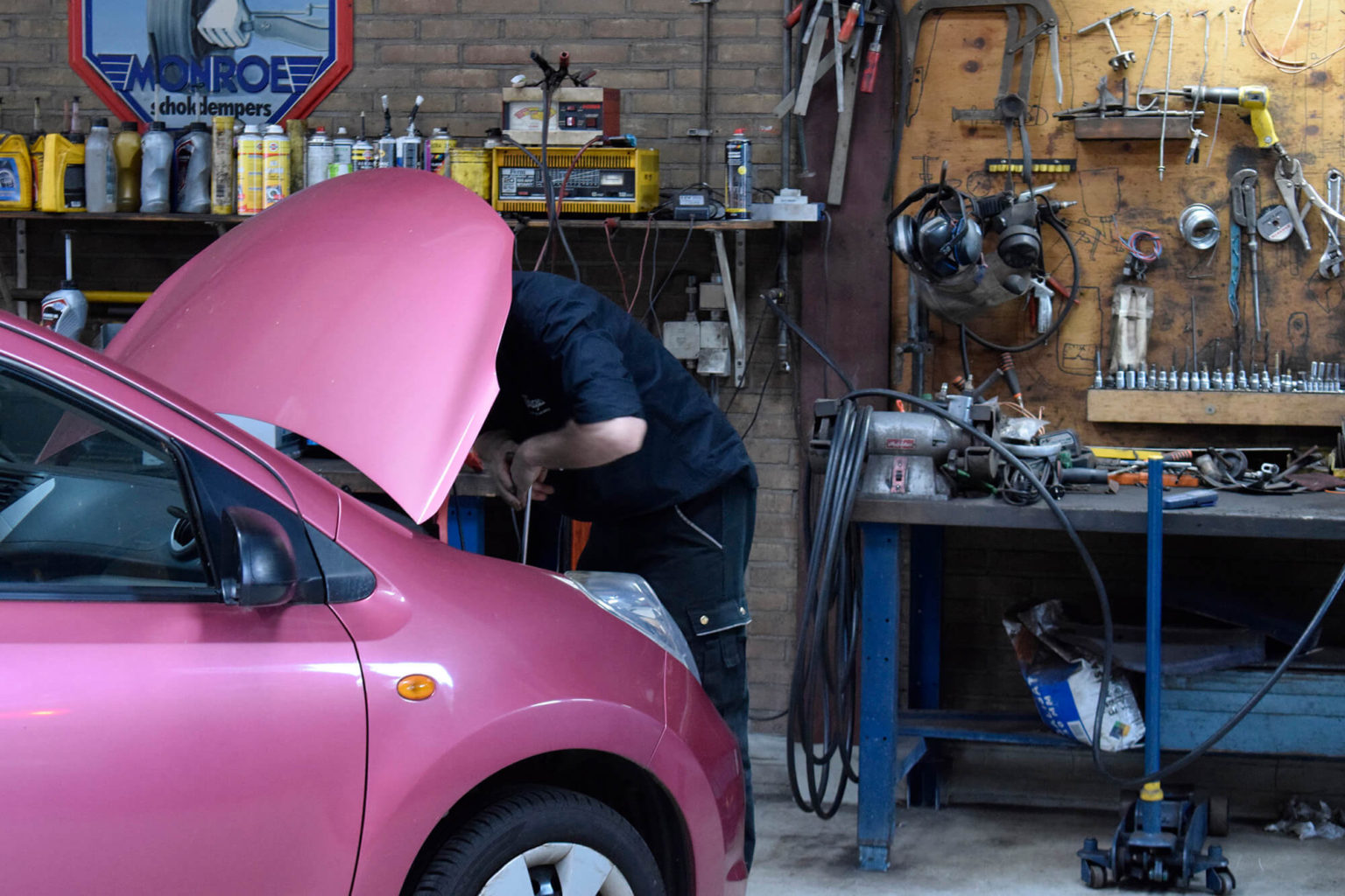 Garage en Werkplaats voor uw Auto Garage Zevenbergen Garderen